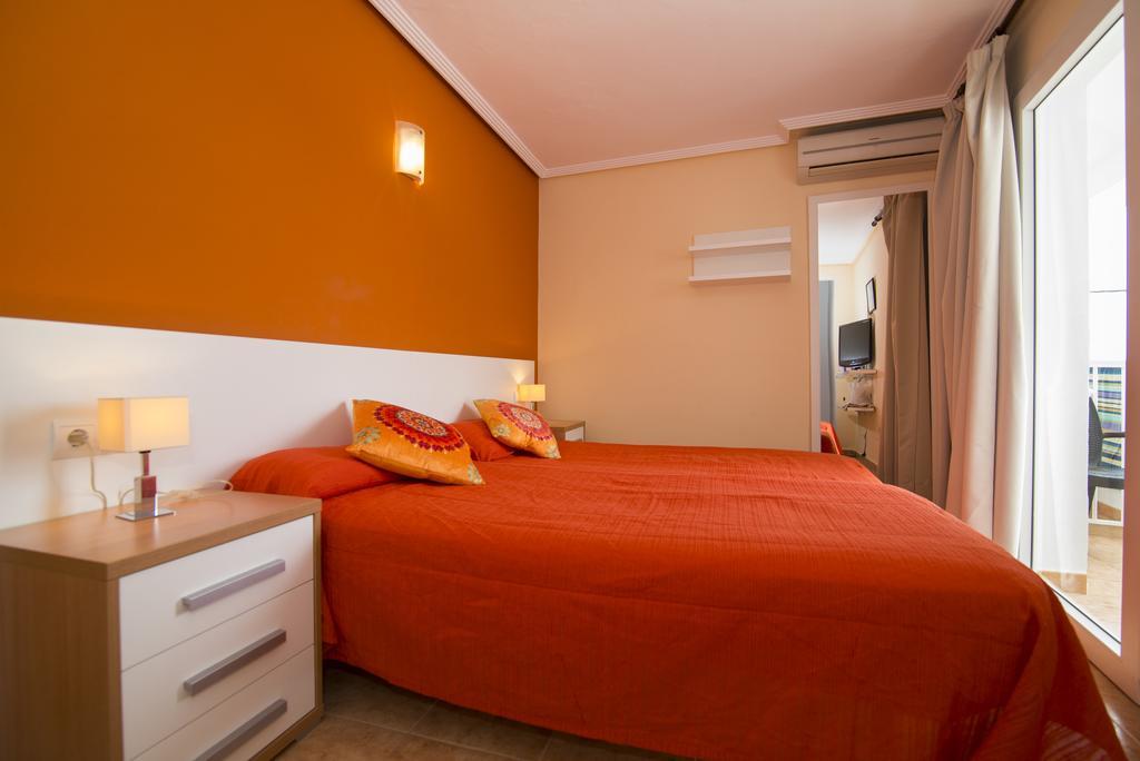 Hostal Cala Boix Es Cana Exteriör bild
