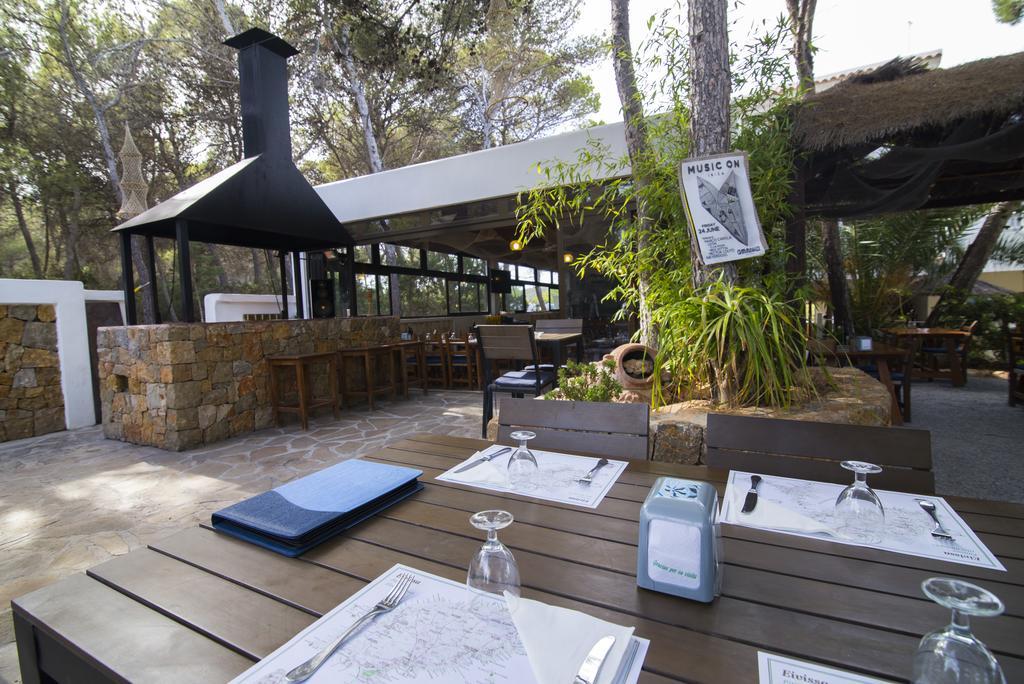 Hostal Cala Boix Es Cana Exteriör bild