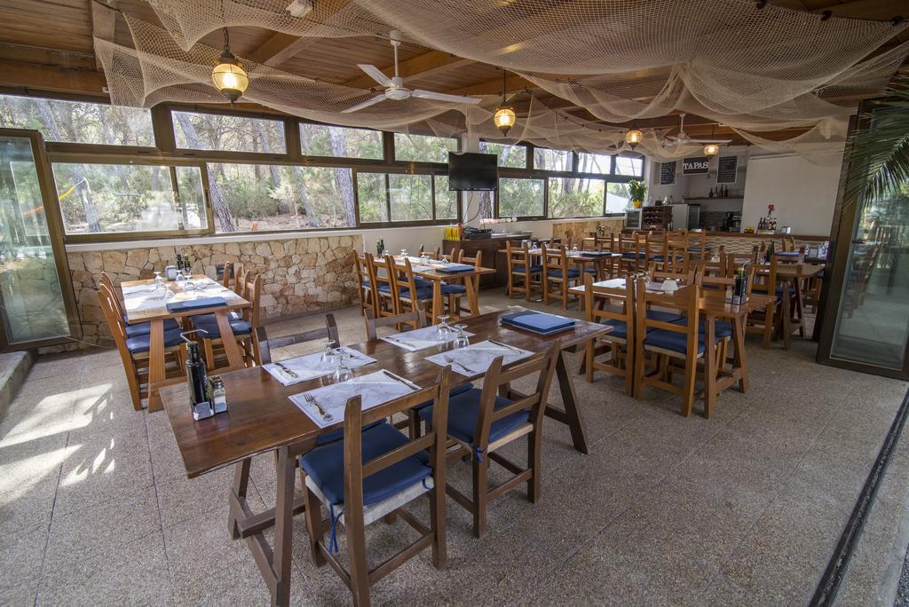 Hostal Cala Boix Es Cana Exteriör bild