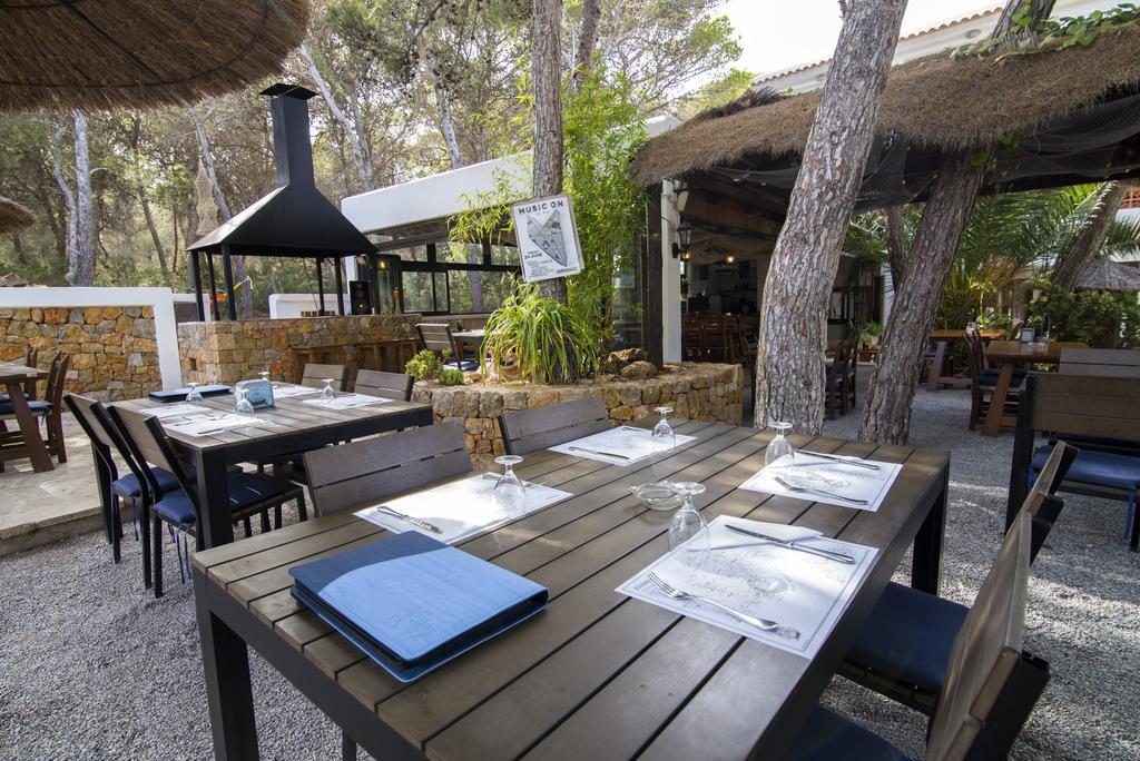 Hostal Cala Boix Es Cana Exteriör bild