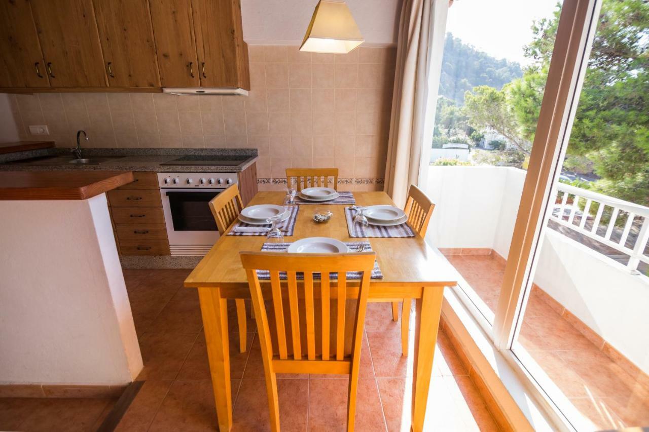 Hostal Cala Boix Es Cana Exteriör bild
