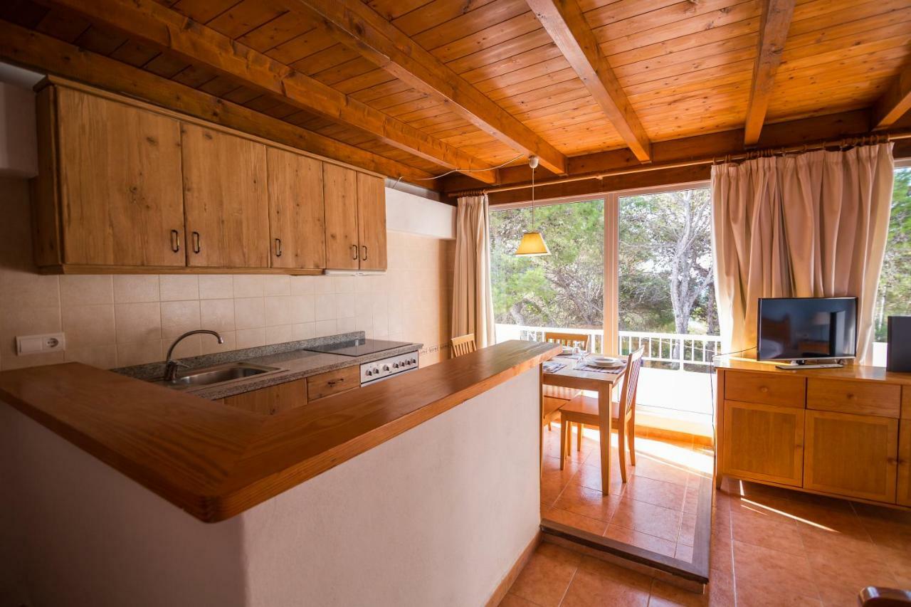 Hostal Cala Boix Es Cana Exteriör bild
