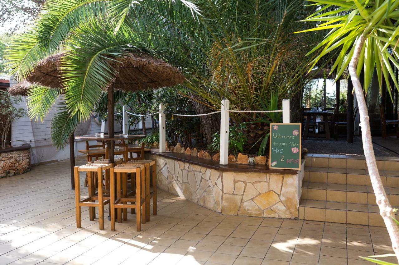 Hostal Cala Boix Es Cana Exteriör bild