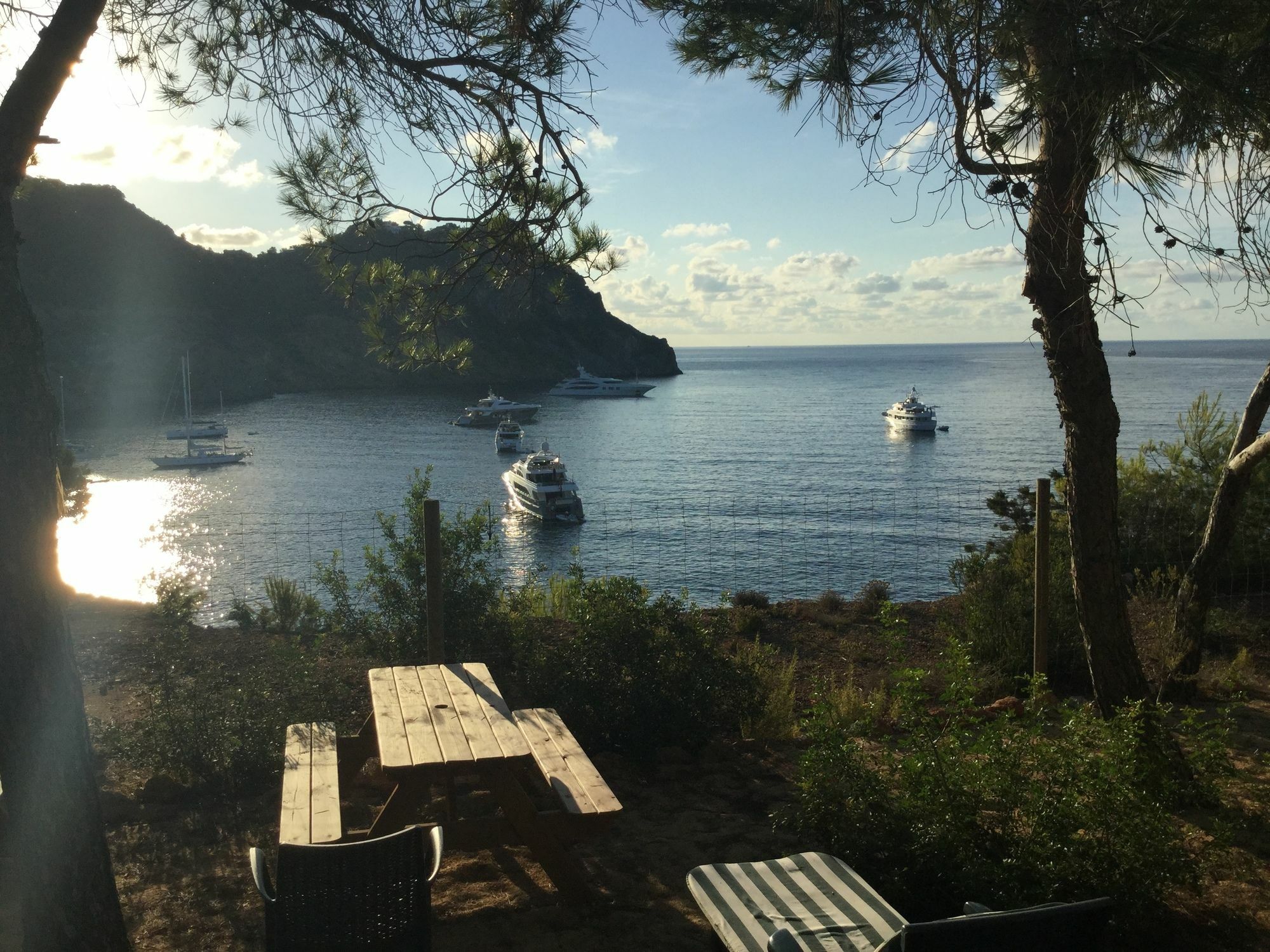 Hostal Cala Boix Es Cana Exteriör bild