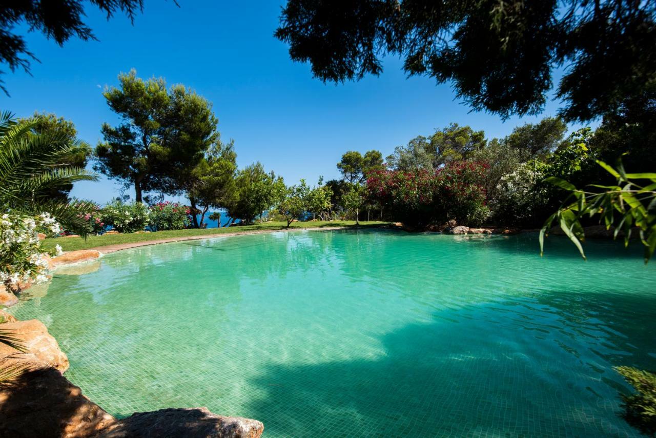 Hostal Cala Boix Es Cana Exteriör bild