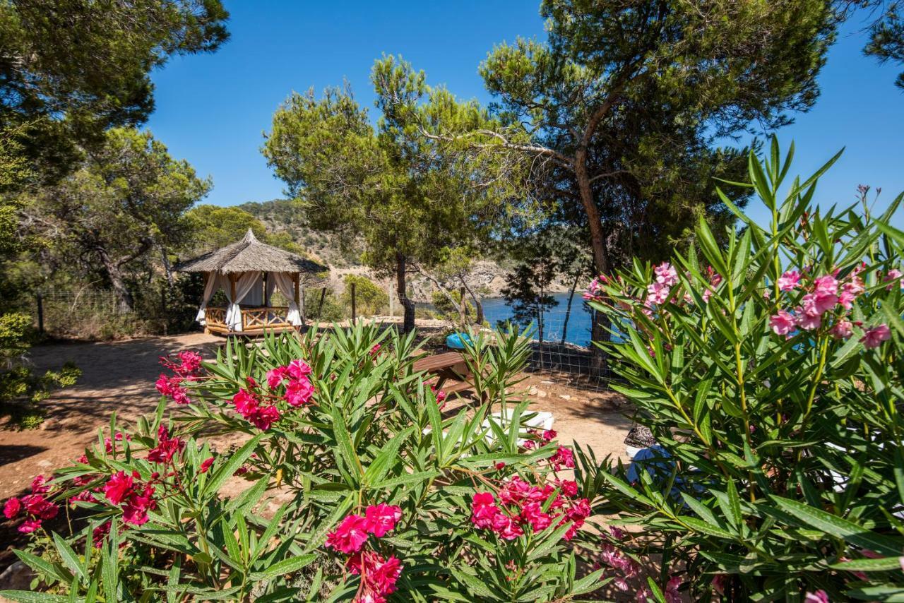 Hostal Cala Boix Es Cana Exteriör bild