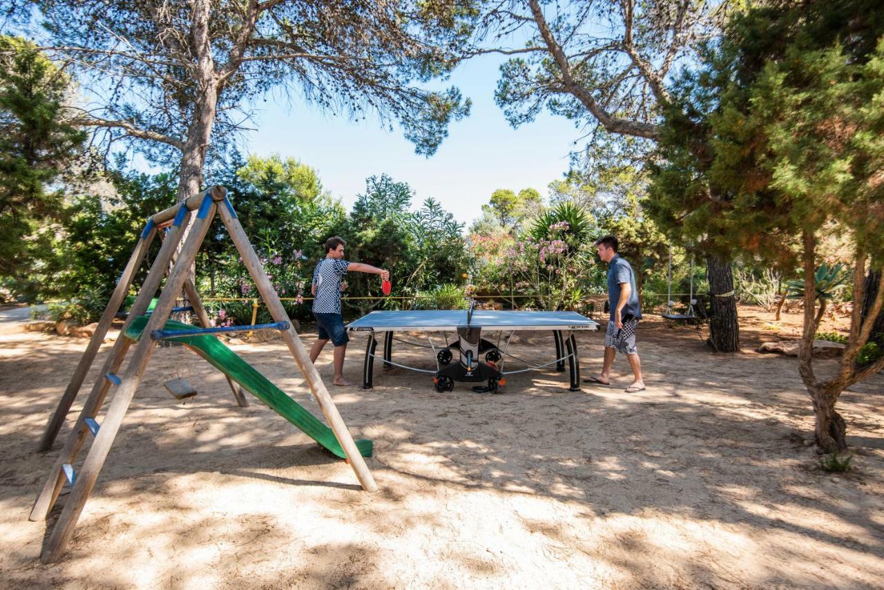 Hostal Cala Boix Es Cana Exteriör bild