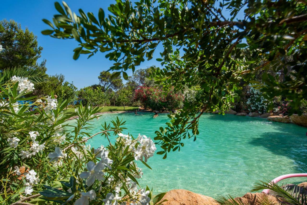 Hostal Cala Boix Es Cana Exteriör bild