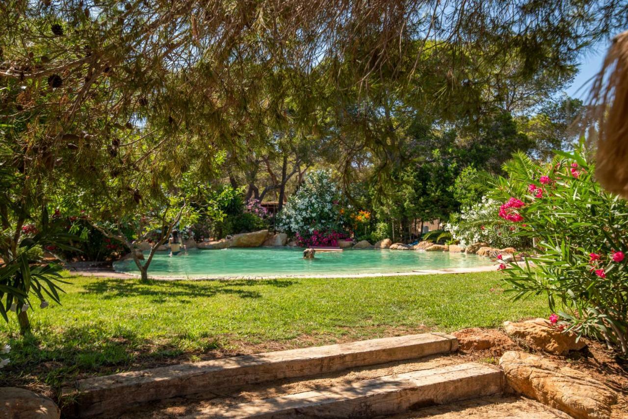 Hostal Cala Boix Es Cana Exteriör bild
