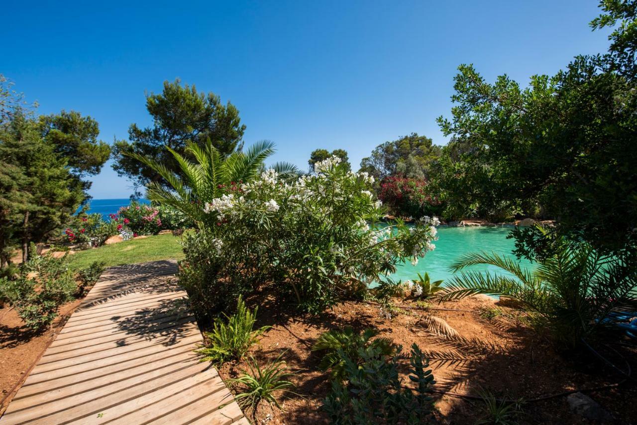 Hostal Cala Boix Es Cana Exteriör bild