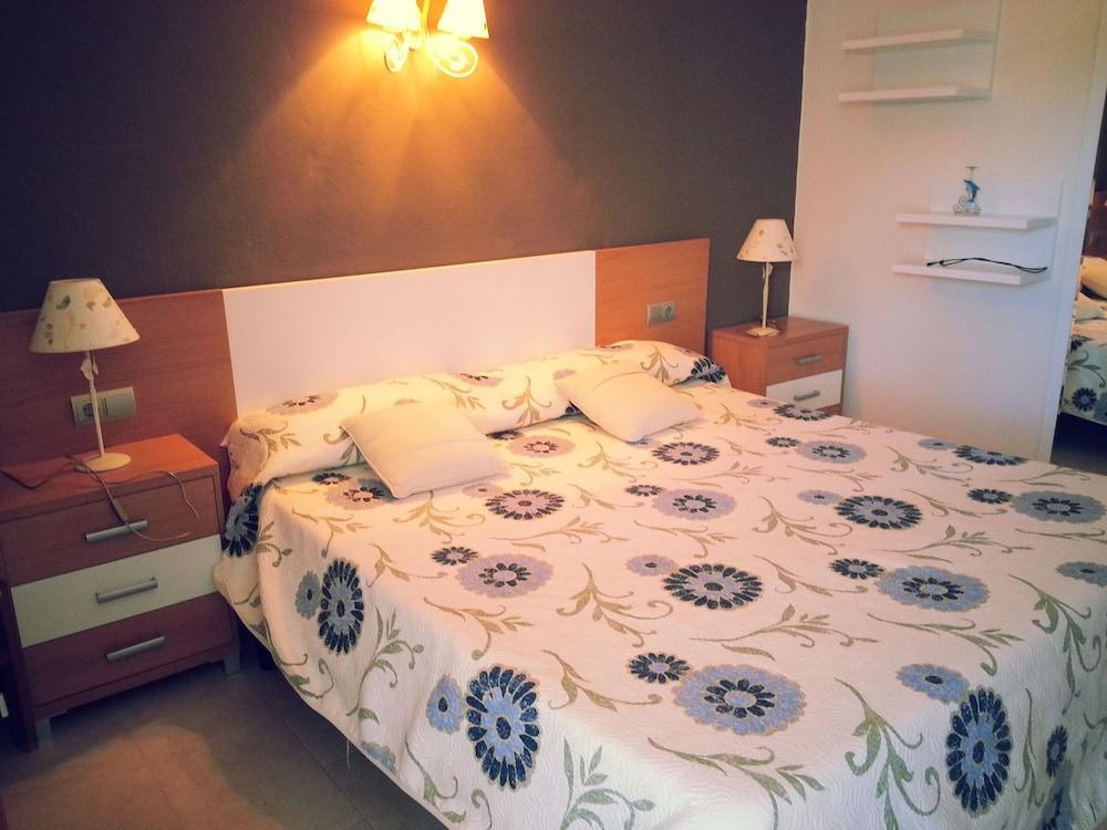 Hostal Cala Boix Es Cana Exteriör bild